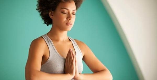 Cinco posições básicas de yoga