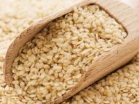 Gergelim para uma barriga chapada e cintura dos sonhos