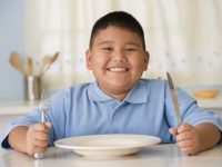 Como ajudar uma criança obesa a emagrecer