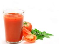 Os benefícios de beber suco de tomate