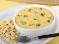 Sopa de queijo e brócolis