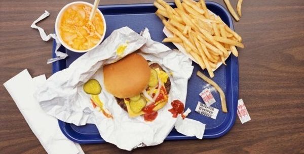 Como comer em restaurantes de fast-food sem engordar