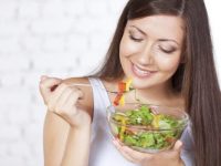 Como fazer uma salada saudável