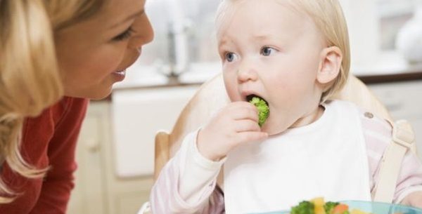 É bom para o meu bebê fazer uma dieta vegana?