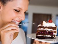 Por que sentimos fome durante a noite?