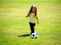 Viva o esporte! 10 benefícios do exercício físico para crianças